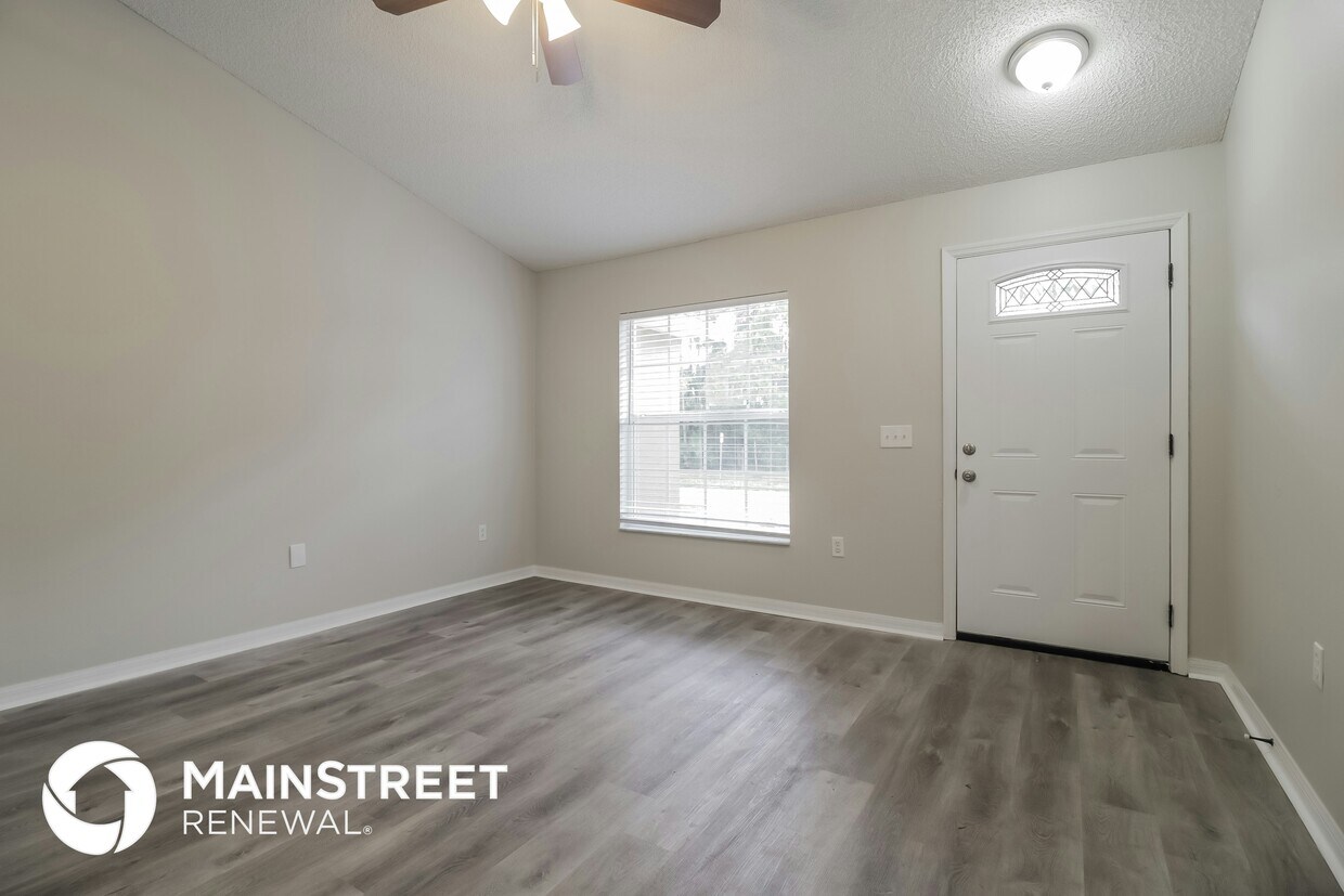 Foto principal - 6145 Banyan St