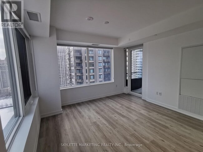 Building Photo - 395 Square One Dr