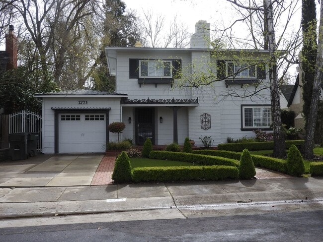 Photo - Land Park Beauty House