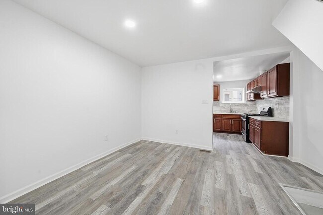 Building Photo - 1625 S Marston St