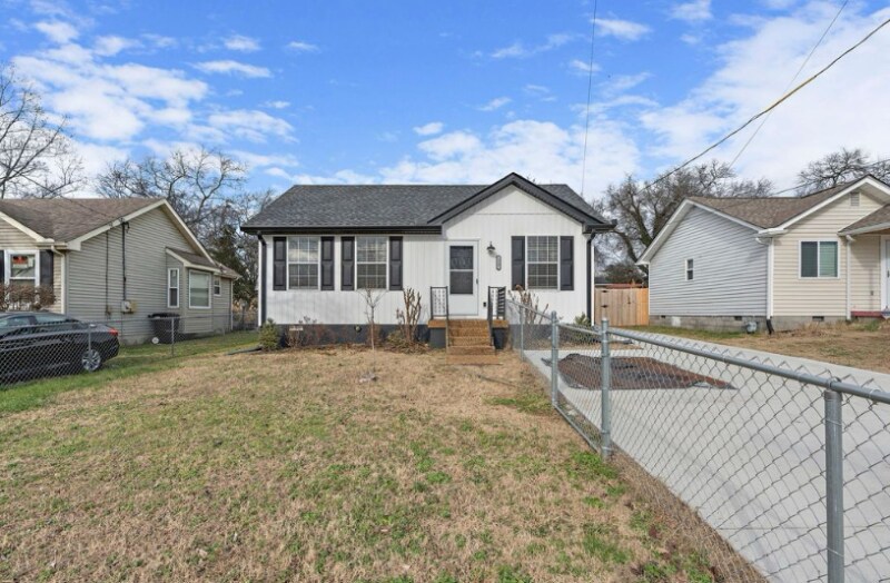 Primary Photo - 217 Maple St