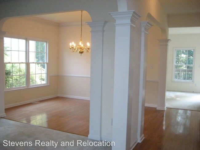 Building Photo - 209 Calebra Way