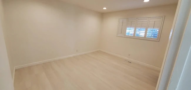 Building Photo - 806 Cashew Way