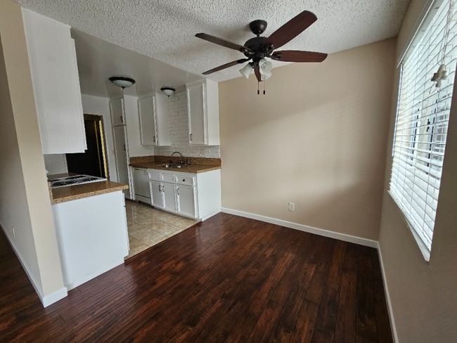 Foto del edificio - 28151 Highridge Rd