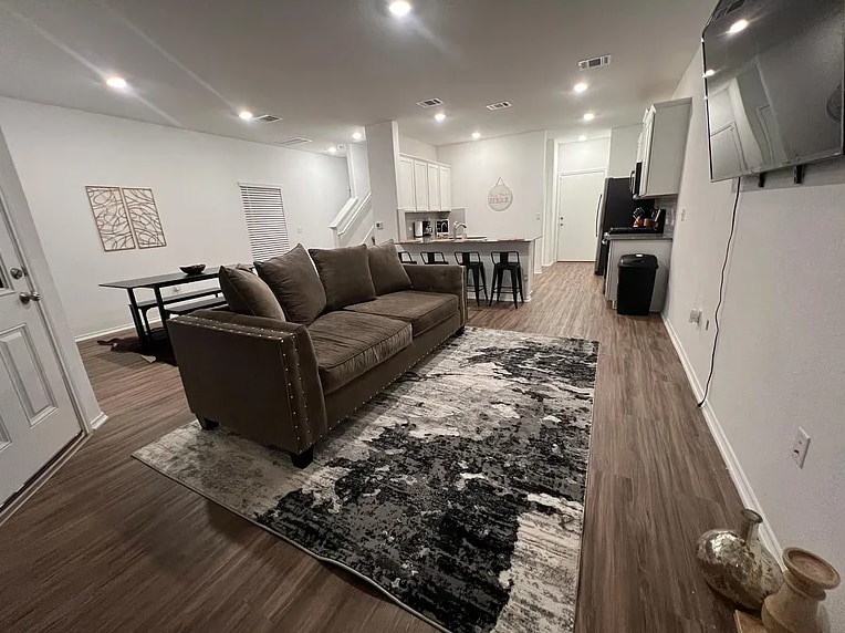 Primary Photo - Room in Townhome on Spotted Leaf Wy