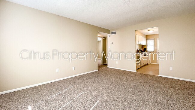 Building Photo - McLean Fairway 3032C
