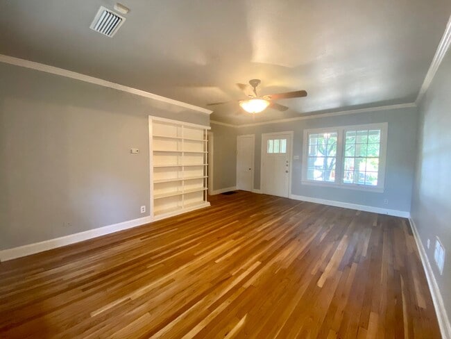 Building Photo - 1805 Winsted Ln