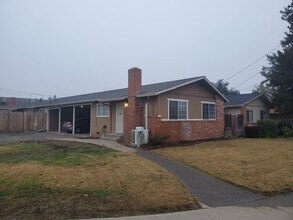 Building Photo - 560 Gilbert Ave