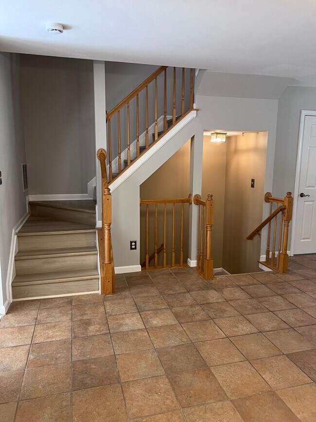 Building Photo - 4 Bedroom Townhome in Hunt Valley