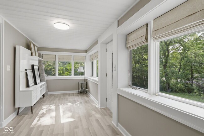 Foto del edificio - 3136 E Edgewood Ave