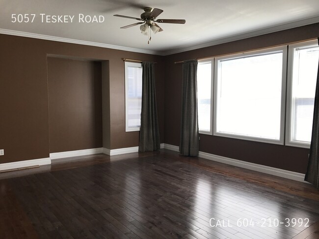 Photo du bâtiment - Family Home in Promontory with Wet Bar