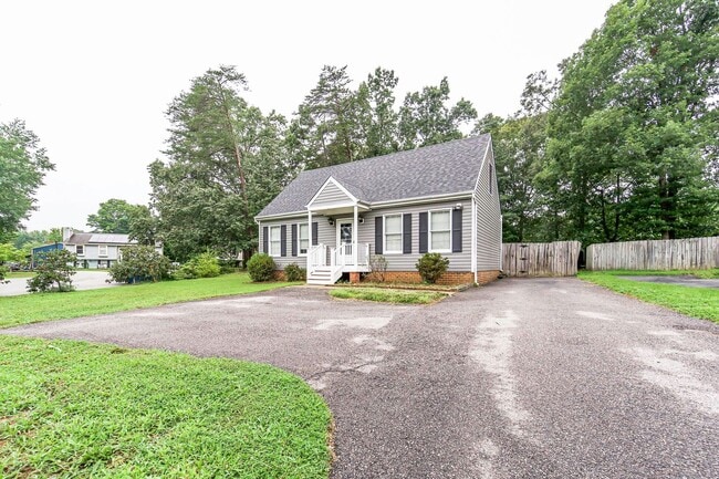 Building Photo - Charming 4BR/2BA Cape on a Large Corner Lot — Minutes to Chesterfield Towne Center — $2,095/mo!