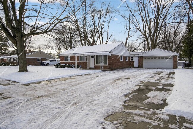 Foto del edificio - 28555 Stuart Ave