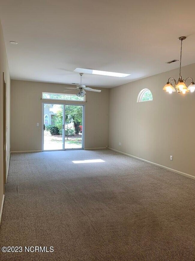 Foto del edificio - 3917 Mayfield Ct
