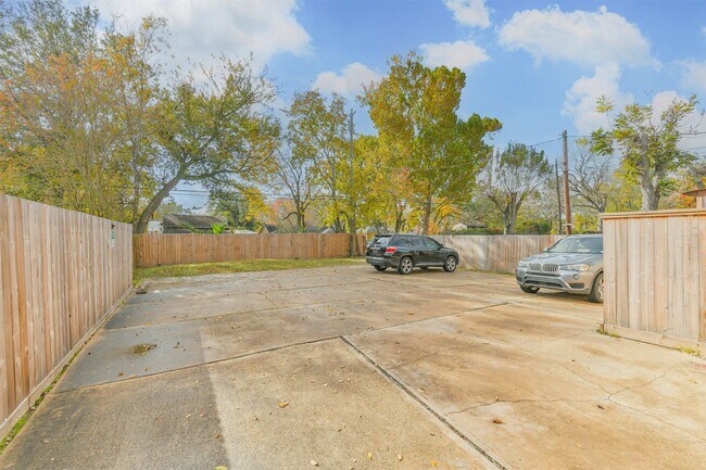 Foto del edificio - 9217 Carousel Ln