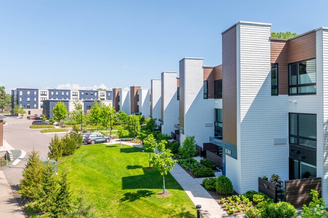 Building Photo - Lyndale Gardens Townhomes