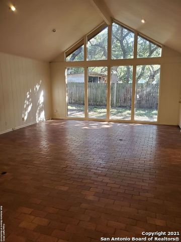 Building Photo - 11110 Whisper Hollow