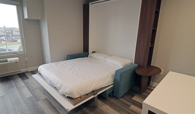 Building Photo - 1755 Regent St