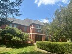 Foto principal - 6 Bedroom Spacious Home PRIVATE location