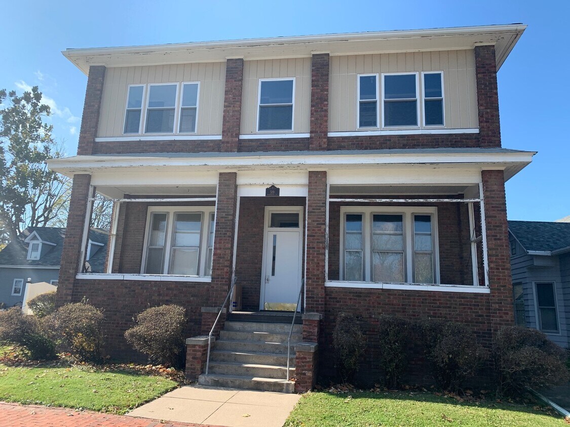 519 Marquette St Unit 3, La Salle, IL 61301 Condo for Rent in La Salle, IL