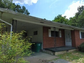 Building Photo - 1302 Ridgefield Cir