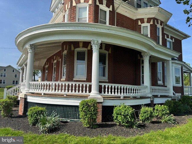 Building Photo - 3009 Ridge Pike