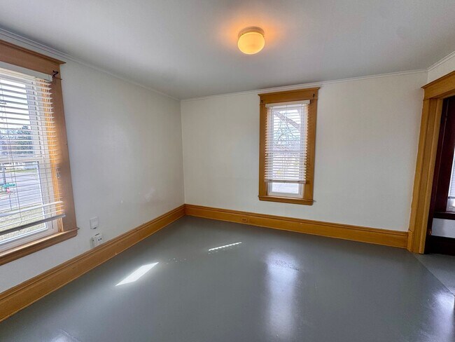 Foto del edificio - 2500 Fuller Ave NE