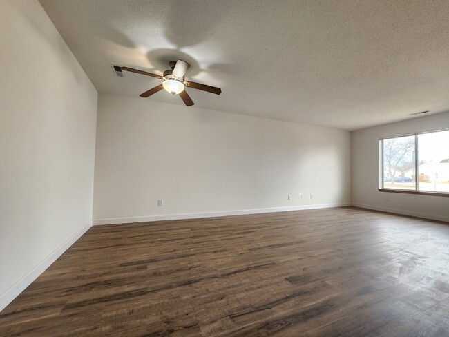 Building Photo - Newbury Place Apartment Homes