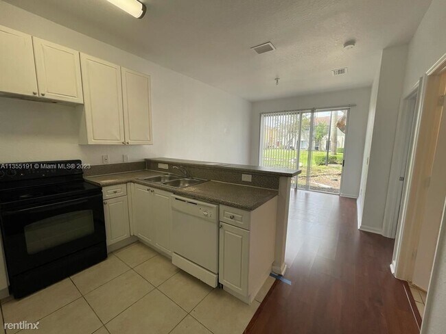 Building Photo - 4 br, 3 bath House - 666 NE 21st Ter