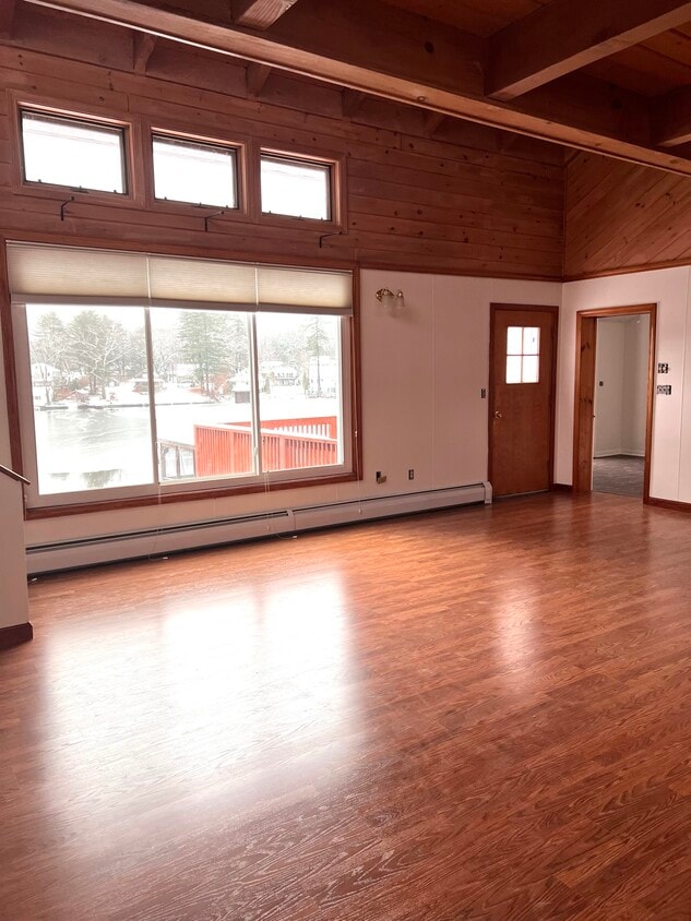 Livingroom - 150 N Shore Dr