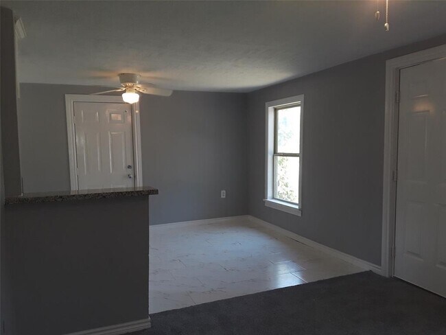 Foto del edificio - 321 S Westward St