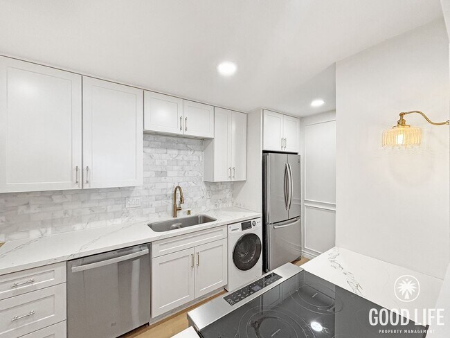 Foto del edificio - Elegant 2BD/1BA Condo in El Cajon with Walk-In Closet, Covered Patio & Pool