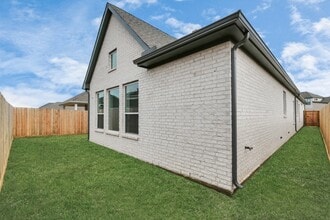 Building Photo - 211 Amaranth Wy