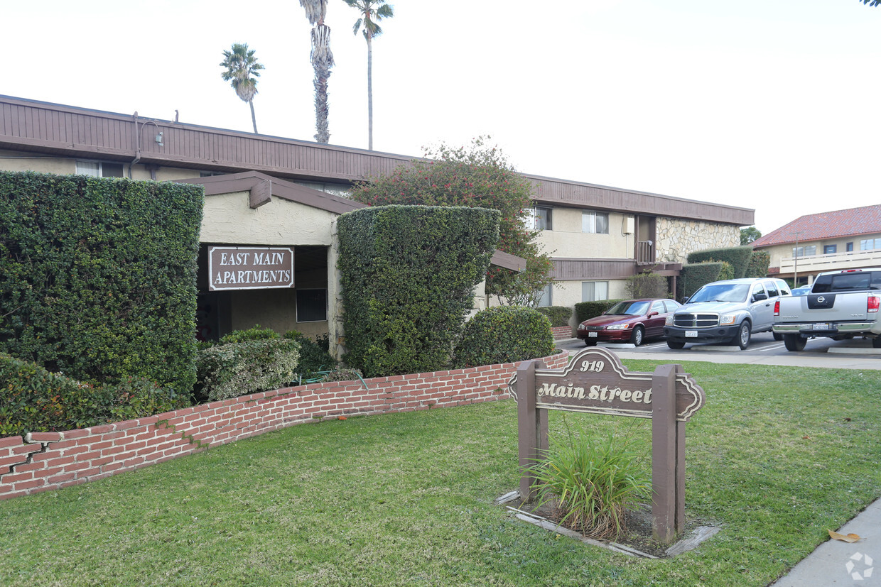 Building Photo - East Main Apartments