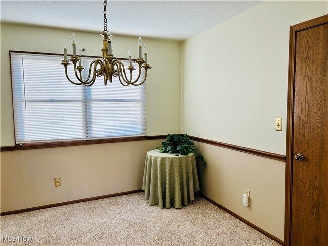 Foto del edificio - 7404 Eisenhower Dr