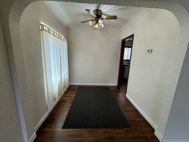 Foto del edificio - 2 Bedroom, 1 Bath with garage. Water and Sewer included in monthly rent!