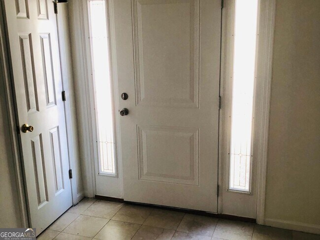 Foto del edificio - 6135 Crooked Creek Dr.