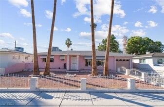 Building Photo - 2112 S Van Patten Pl