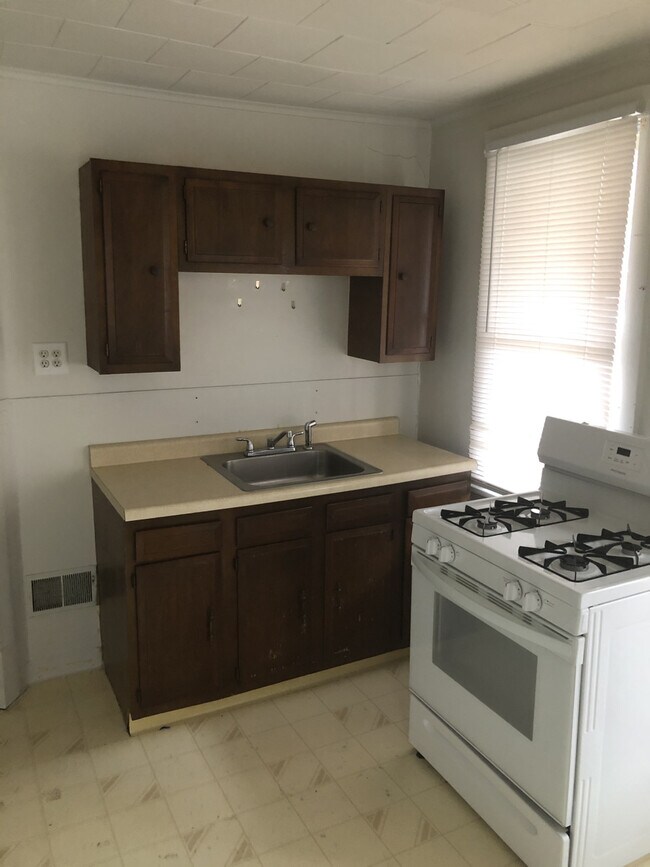Foto del edificio - 1807 4th Ave - 2nd Floor