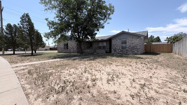 Building Photo - 1300 Taylor Dr