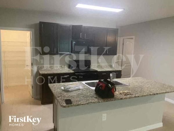 Building Photo - 1807 Greenwood Valley Dr