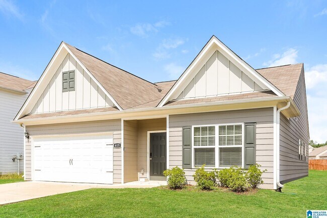 Foto del edificio - 615 Clover Cir