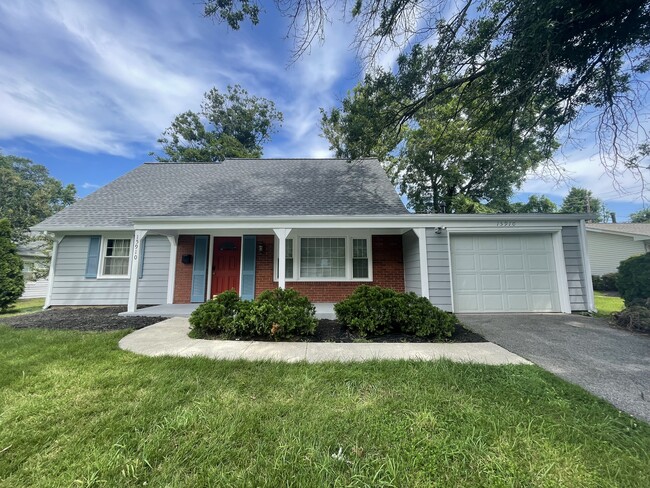 Building Photo - 15910 Pointer Ridge Dr