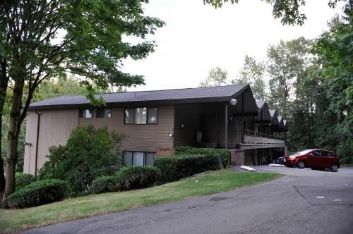 Building Photo - 2 bedroom in Bellevue WA 98006