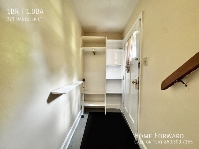 Foto del edificio - 321 Dantzler Ct