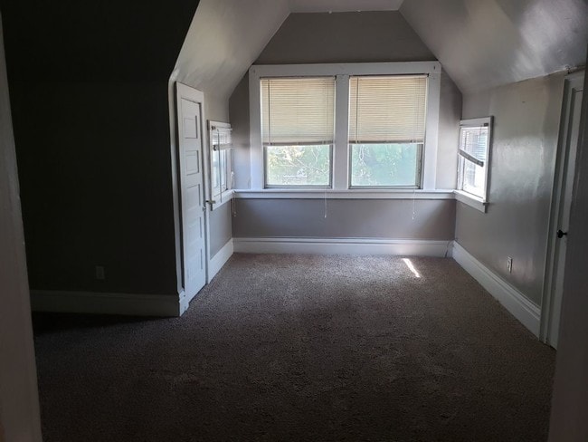 Building Photo - 4150 Oak St Unit 3