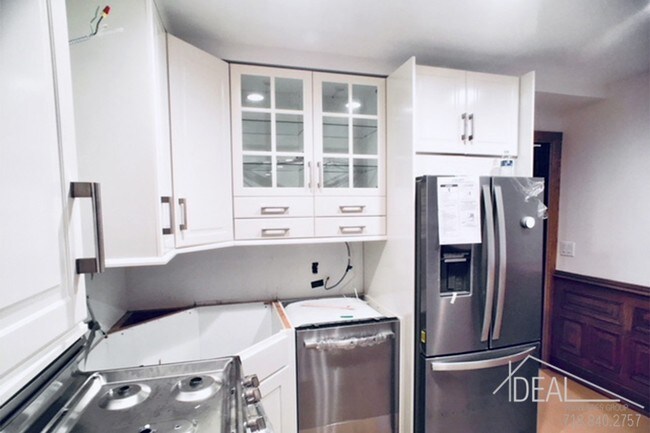 Building Photo - 206 8th Avenue #1R