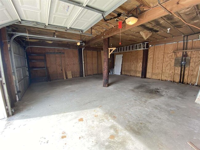 Building Photo - 1007 Maldonado Dr