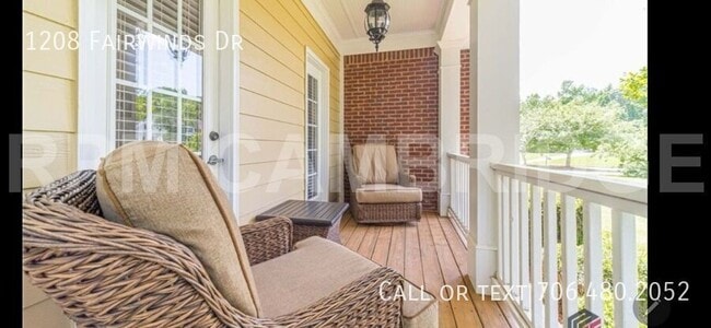 Building Photo - 1208 Fairwinds Dr