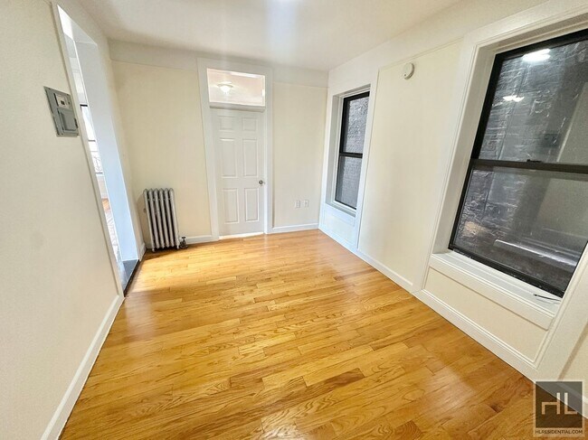 Building Photo - East 12th Street